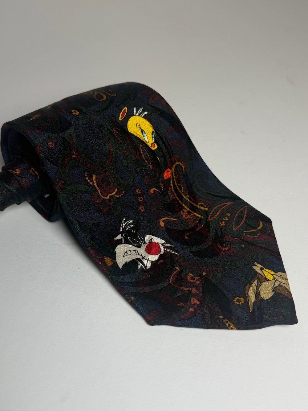Vintage SILK Looney Tunes Tie Warner Brothers Taz Daffy Bugz Sylvester 1990’s
